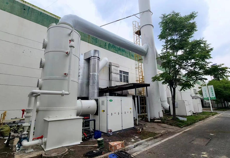 双登集团化成车间污水池设施维护与设备废气处理设备